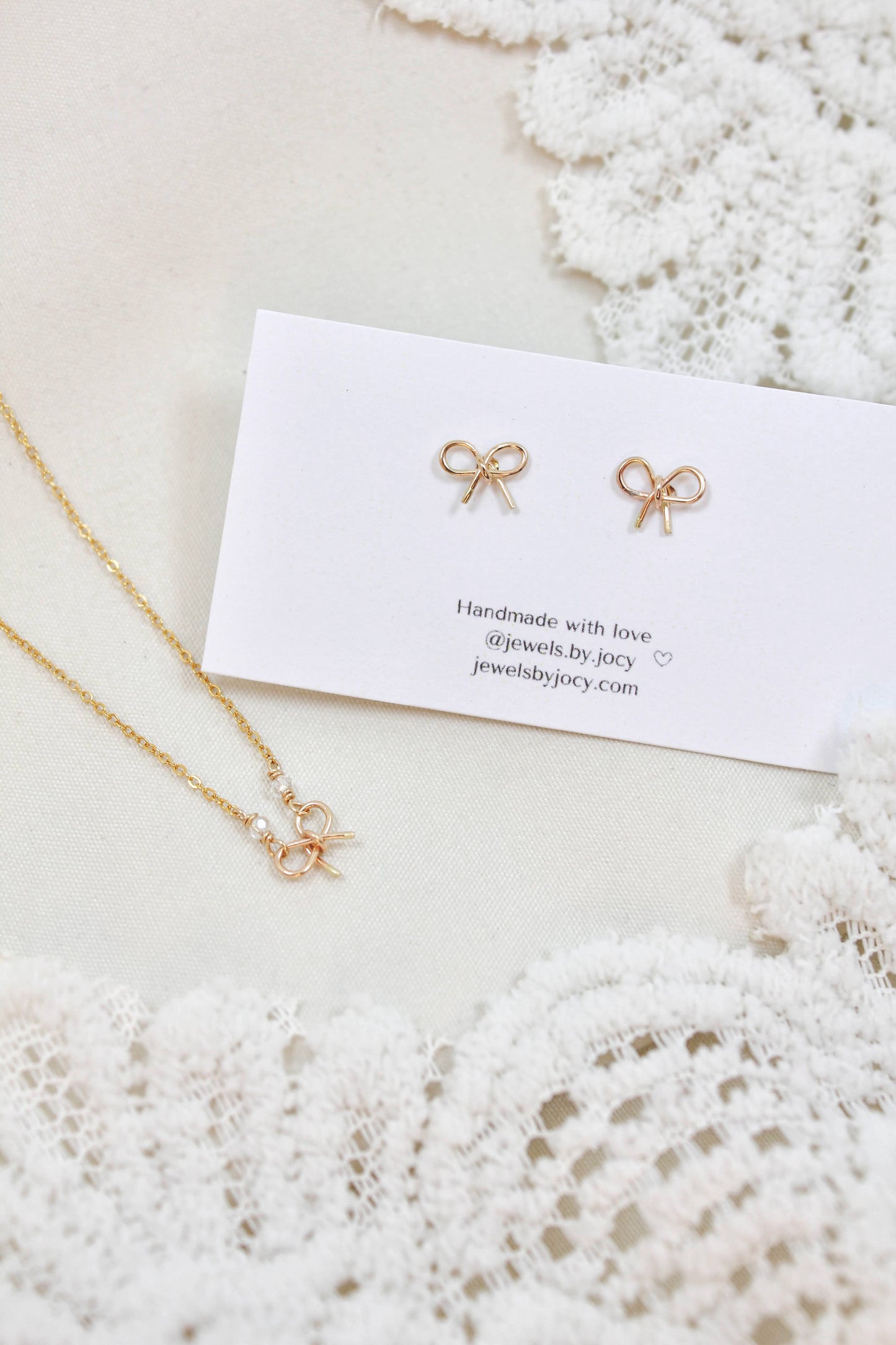 Bow Necklace