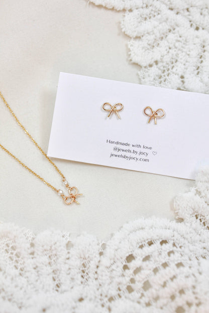 Bow Necklace